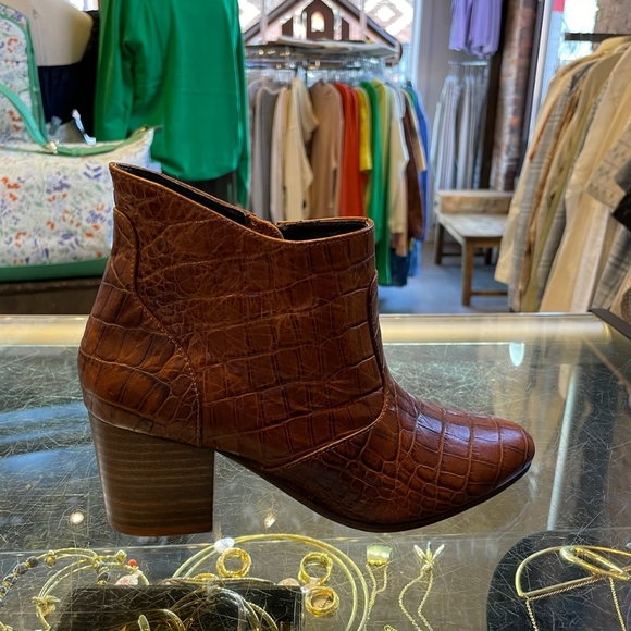 Esquivel Shoes New Esquivel Boots Poshmark